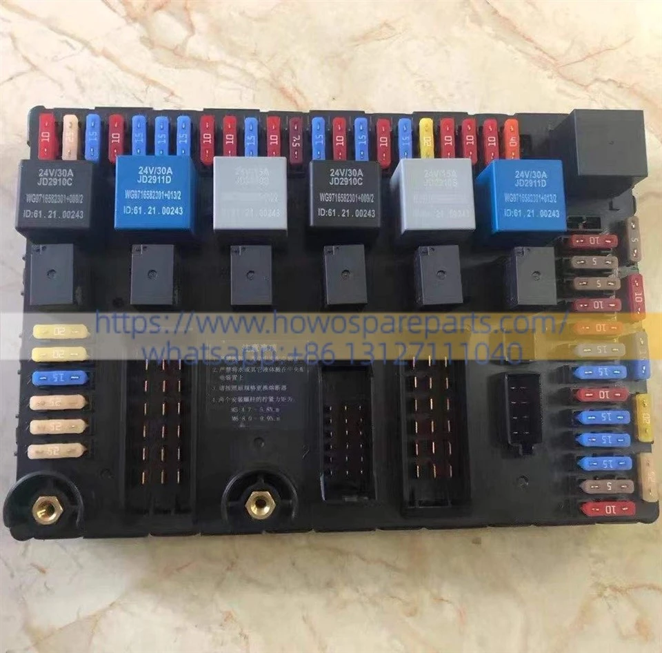 HOWO A7 Electrical Junction Box Assembly / Fuse Box WG9716582301
