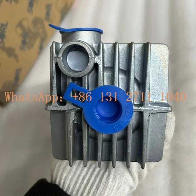 HOWO MAX Automatic Temperature-Controlled Differential Pressure Condenser WG9525360175 factory