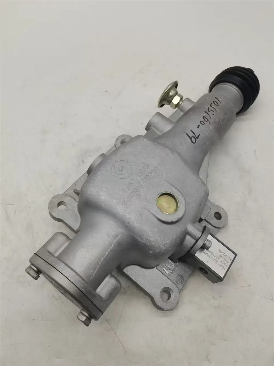 SHACMAN DONGFENG GEARBOX FAST GEARBOAX Single-lever Right-mounted Gear Shift Assembly With Locking Mechanism And Small Cover 10JS160-1703010-79/12JSD160T-1703015-4-Y