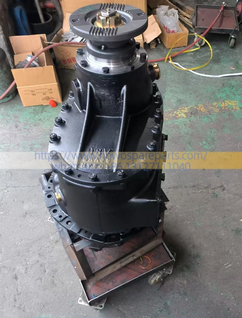SINOTRUK HOWO A7/T7H Intermediate Axle Main Reducer Assembly / Differential Assembly AZ7121320745 factory